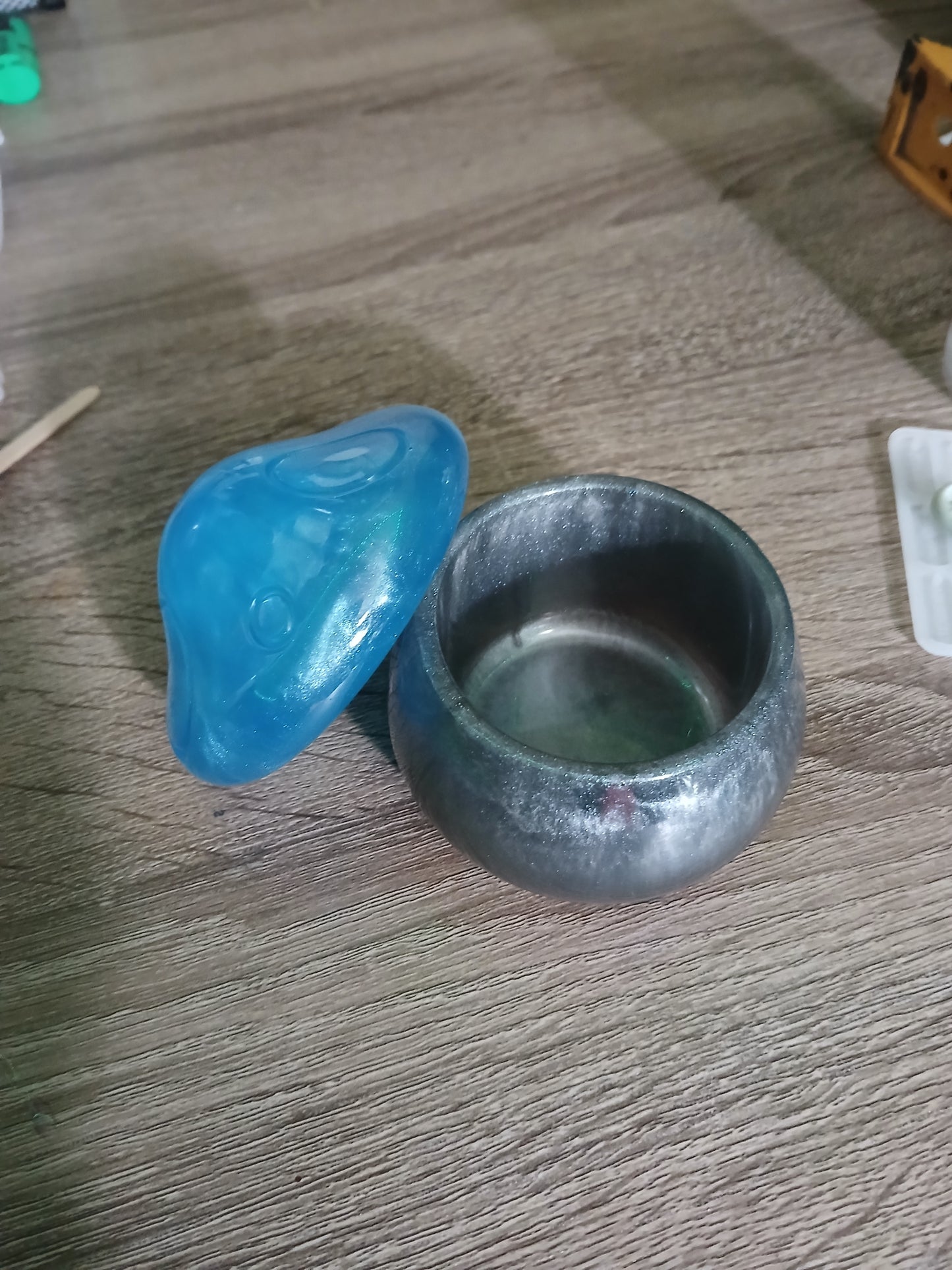 Resin mushroom dish